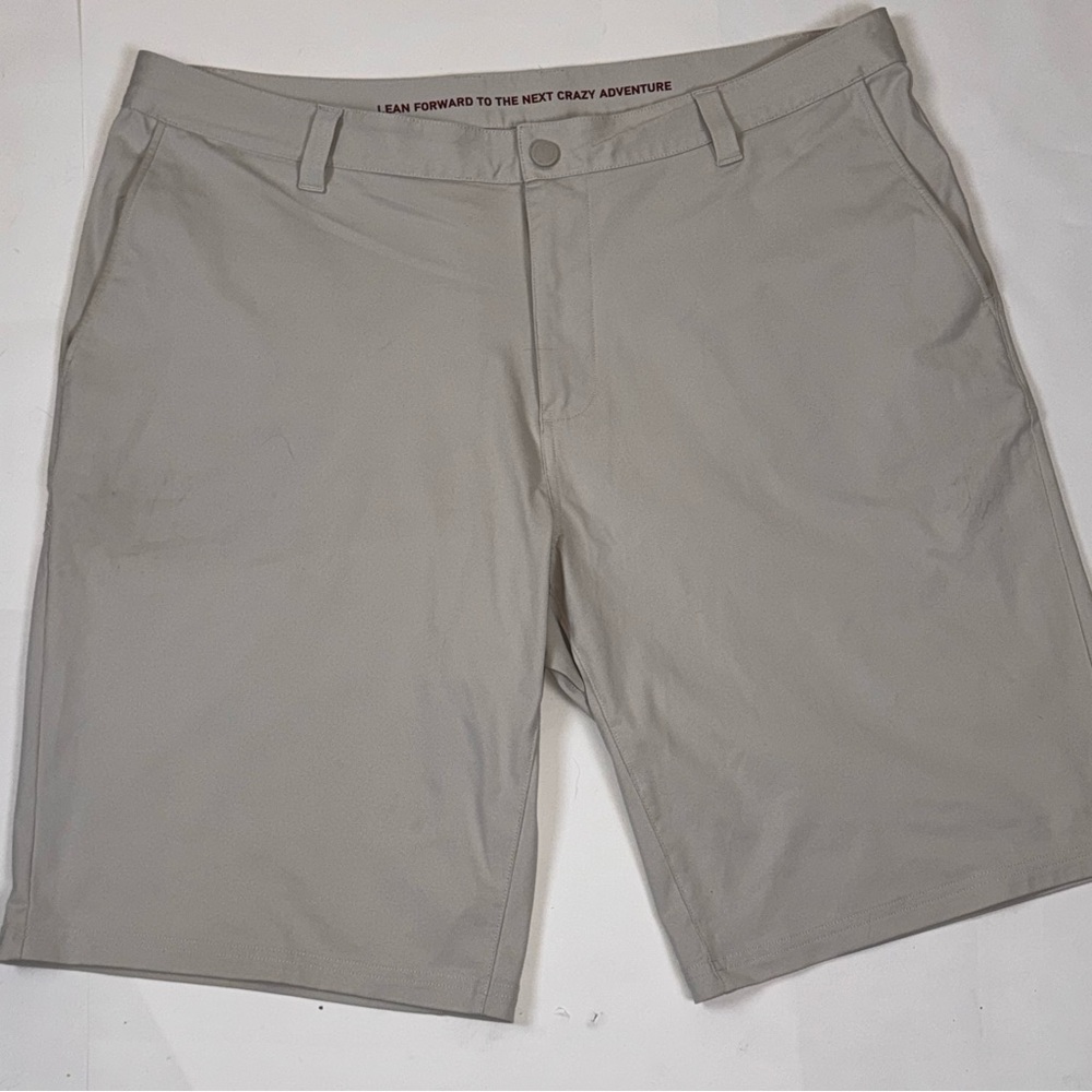 RHONE Men's Flat Front Shorts - Light Gray